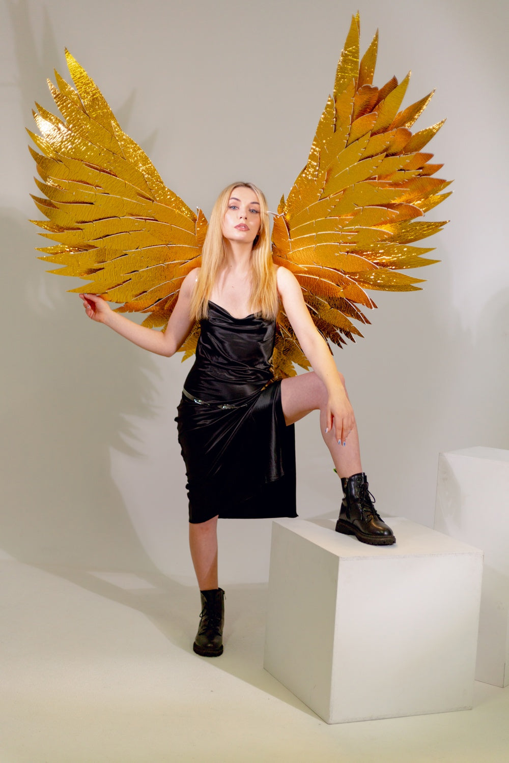 Black Angel Wings Cosplay Sexy Costume for a photo shoot – Bogacci brand